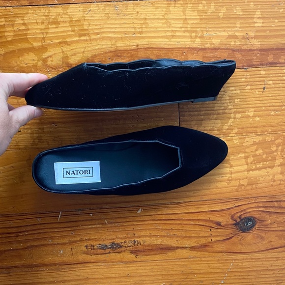 Natori Elegant Black Velvet Mules - Picture 2 of 7